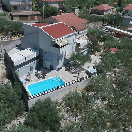 Apartman Seven Lakes דירה