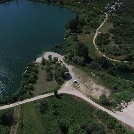 Apartman Seven Lakes アパート Peračko Blato